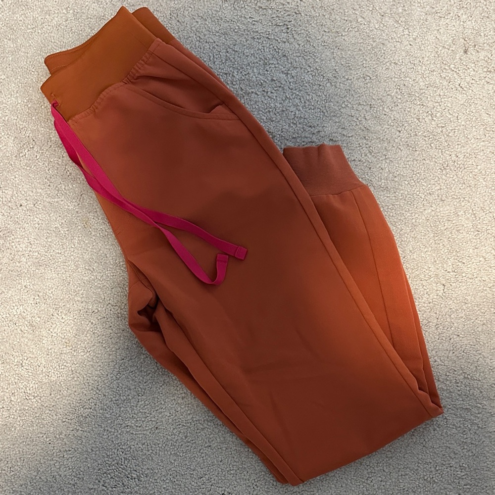 Figs Terracotta Joggers